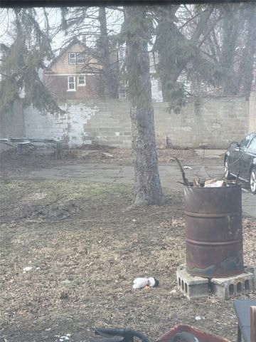 1044 W 8TH Street, Erie, PA 16502