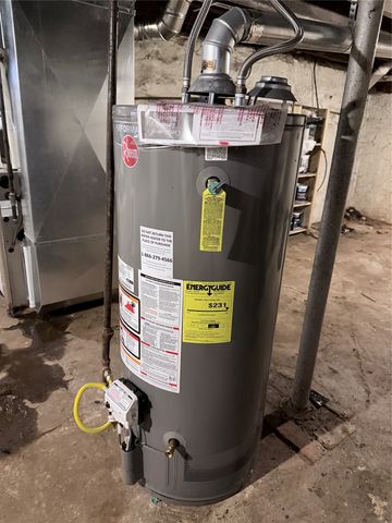 1044 W 8TH Street, Erie, PA 16502