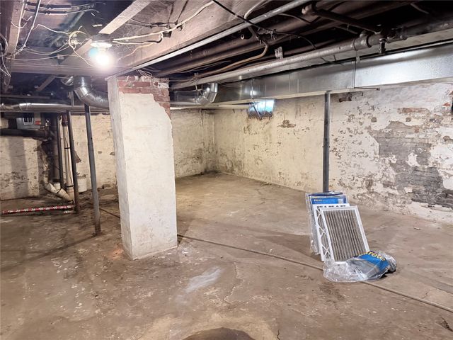 1044 W 8TH Street, Erie, PA 16502