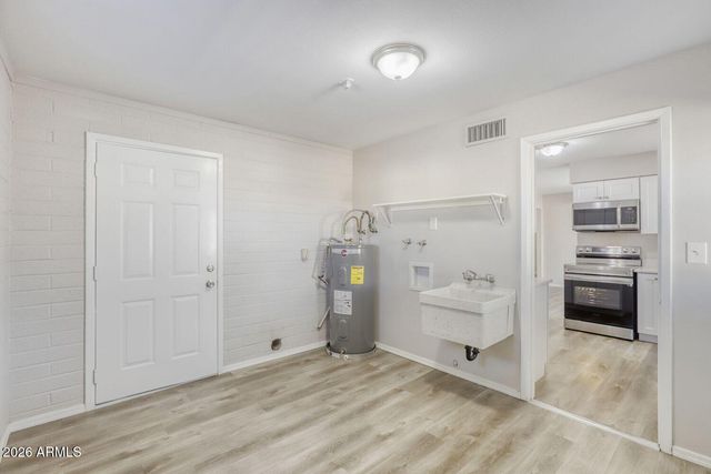 864 N 62 Street, Mesa, AZ 85205