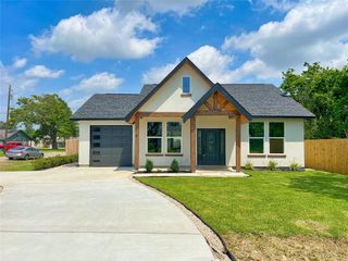 16803 Forest Trail Dr, Channelview, TX 77530