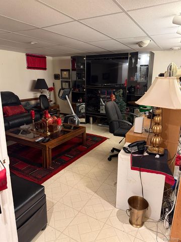 2110 Hyde Park Road, Detroit, MI 48207