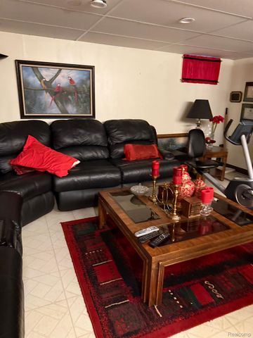 2110 Hyde Park Road, Detroit, MI 48207