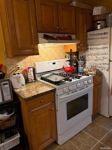 2110 Hyde Park Road, Detroit, MI 48207