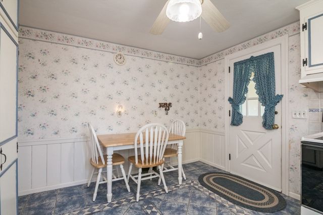 51 Edgewater Road, Agawam, MA 01001