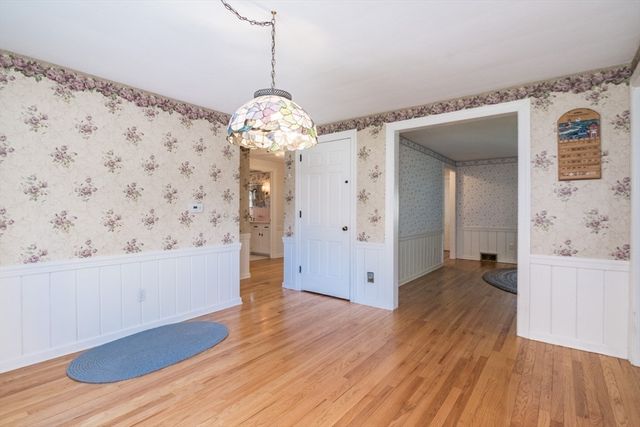 51 Edgewater Road, Agawam, MA 01001