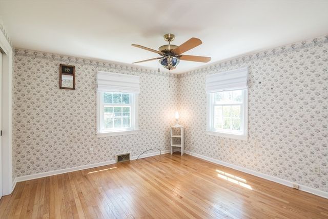 51 Edgewater Road, Agawam, MA 01001