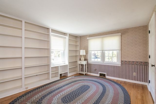 51 Edgewater Road, Agawam, MA 01001