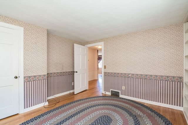 51 Edgewater Road, Agawam, MA 01001