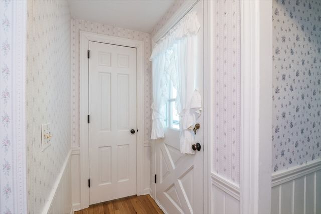 51 Edgewater Road, Agawam, MA 01001