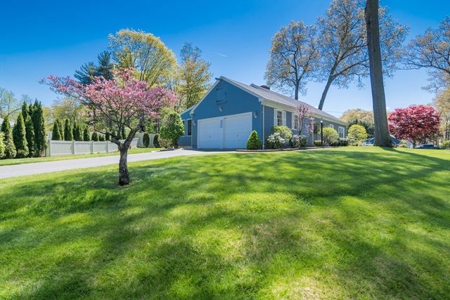 51 Edgewater Road, Agawam, MA 01001