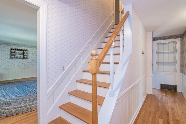 51 Edgewater Road, Agawam, MA 01001