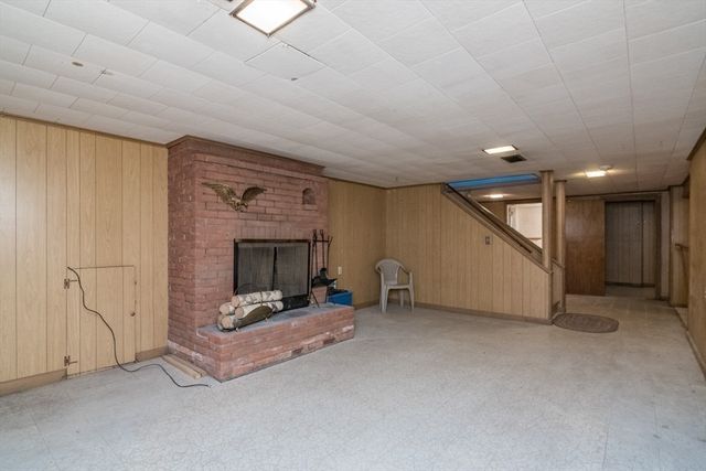 51 Edgewater Road, Agawam, MA 01001