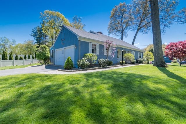 51 Edgewater Road, Agawam, MA 01001