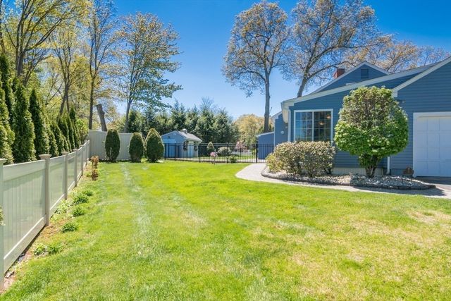 51 Edgewater Road, Agawam, MA 01001