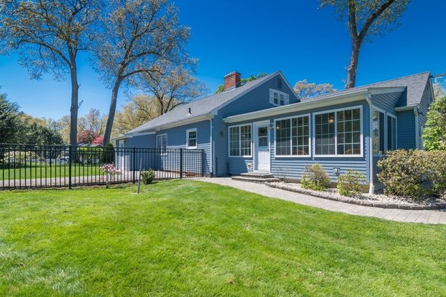 51 Edgewater Road, Agawam, MA 01001