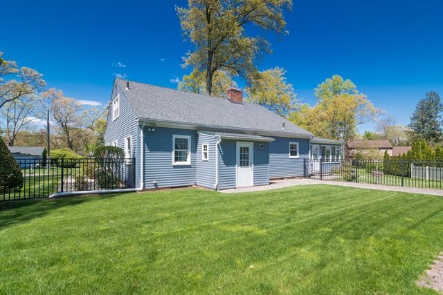 51 Edgewater Road, Agawam, MA 01001
