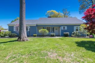 51 Edgewater Road, Agawam, MA 01001