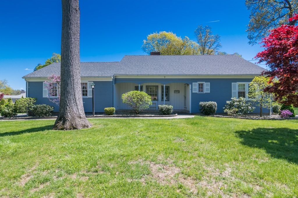 51 Edgewater Road, Agawam, MA 01001