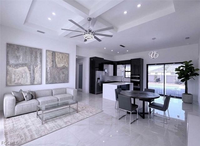 909 Santa Barbara BLVD N, Cape Coral, FL 33993