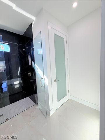 909 Santa Barbara BLVD N, Cape Coral, FL 33993