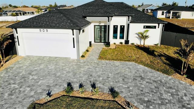 909 Santa Barbara BLVD N, Cape Coral, FL 33993