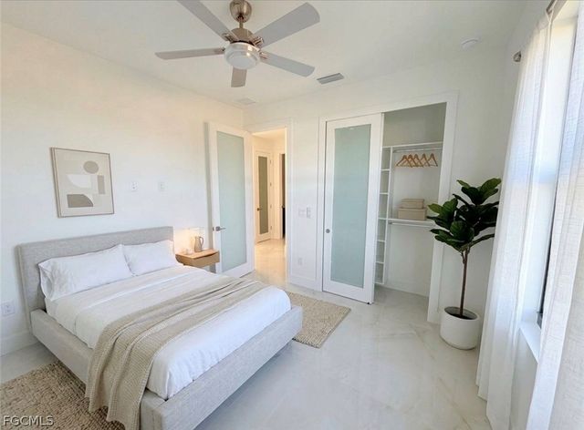 909 Santa Barbara BLVD N, Cape Coral, FL 33993