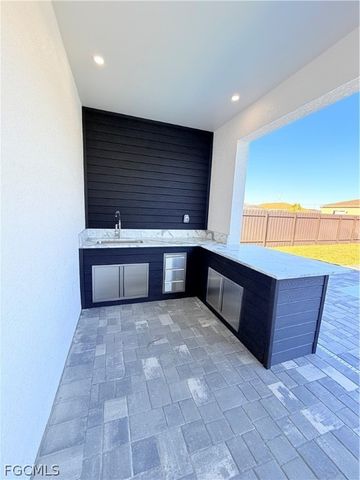 909 Santa Barbara BLVD N, Cape Coral, FL 33993