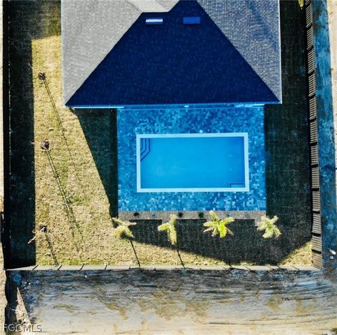 909 Santa Barbara BLVD N, Cape Coral, FL 33993