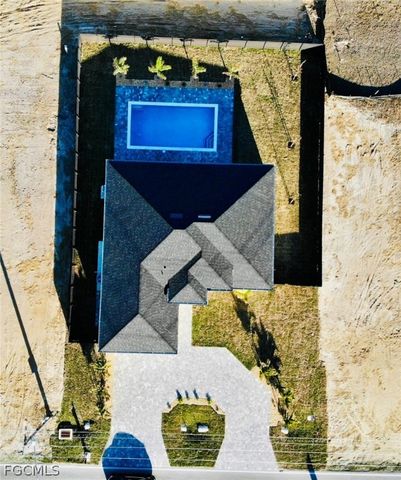 909 Santa Barbara BLVD N, Cape Coral, FL 33993