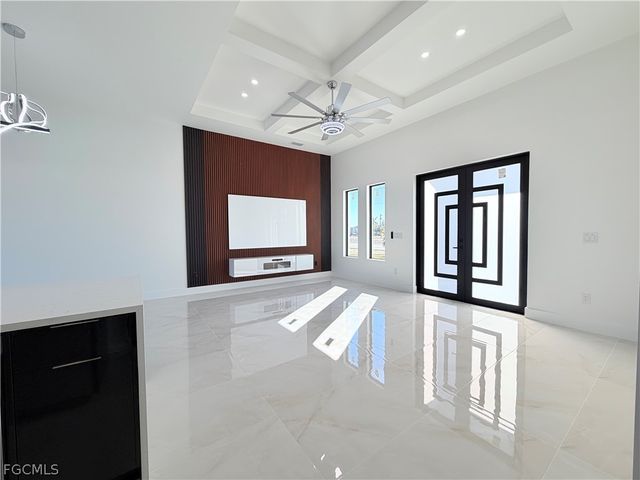 909 Santa Barbara BLVD N, Cape Coral, FL 33993