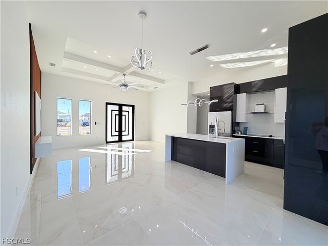 909 Santa Barbara BLVD N, Cape Coral, FL 33993