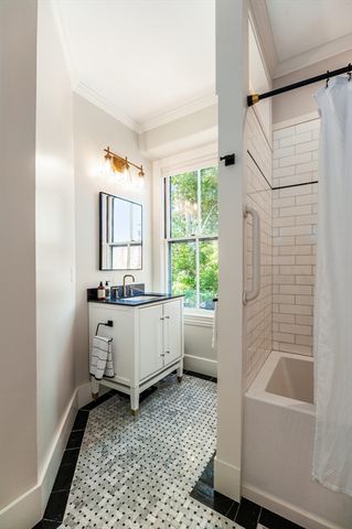54 Kent St A, Newburyport, MA 01950