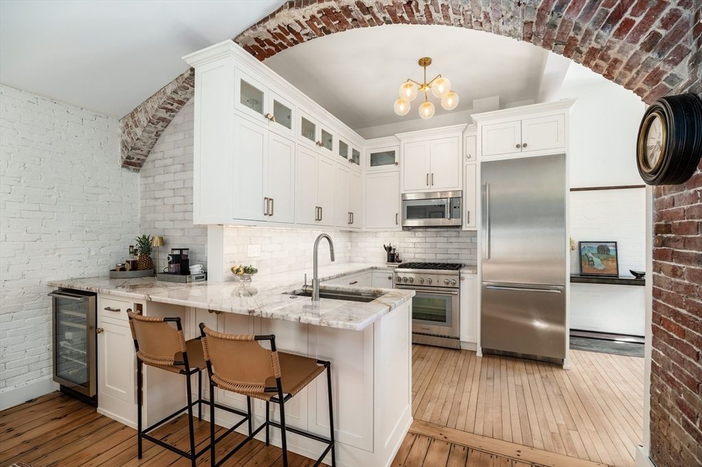 54 Kent St A, Newburyport, MA 01950