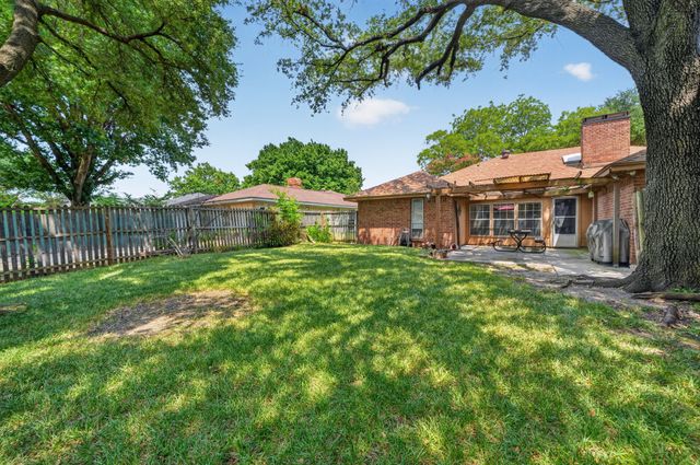 1913 Westcreek Drive, Garland, TX 75042