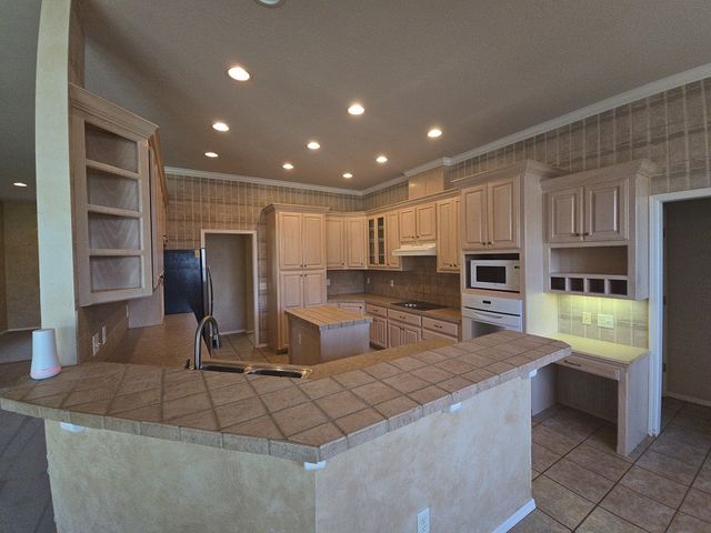 8325 NW 71st Street, Oklahoma City, OK 73132