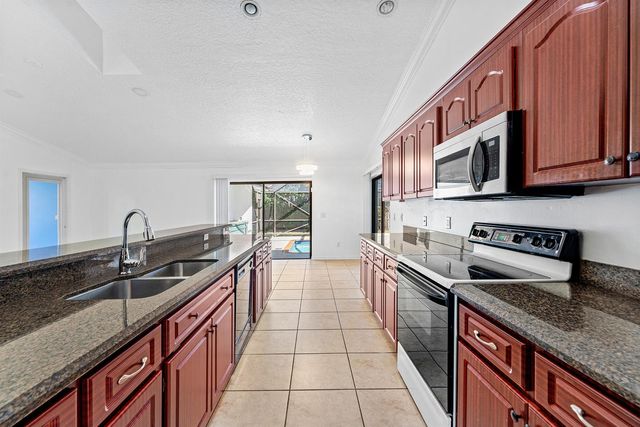 2057 Amesbury Circle, Wellington, FL 33414