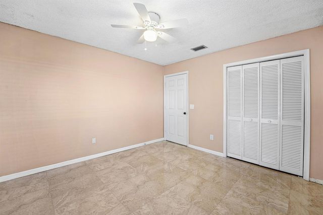 2057 Amesbury Circle, Wellington, FL 33414