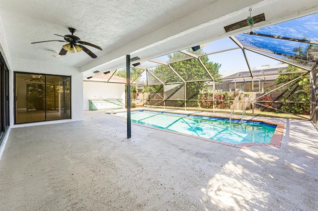 2057 Amesbury Circle, Wellington, FL 33414