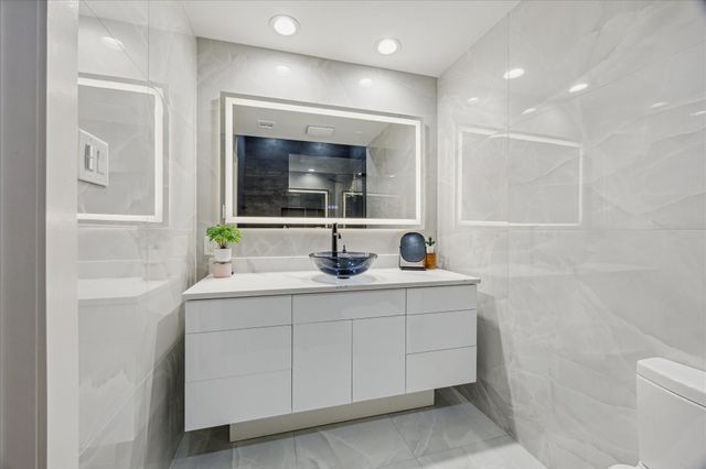 915 Franklin Street 2F, Houston, TX 77002