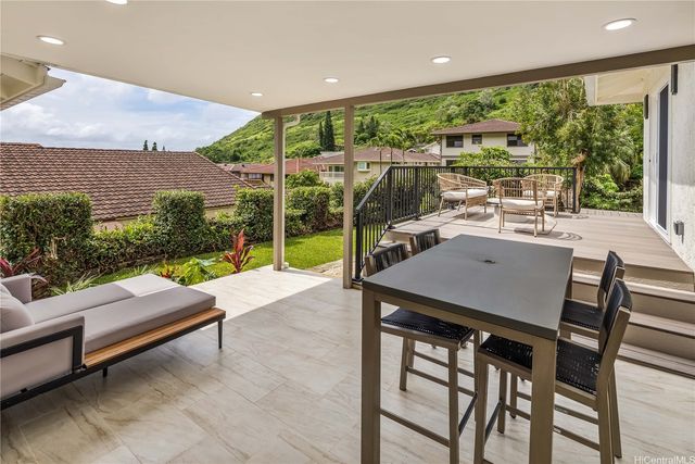 950 Hahaione Street, Honolulu, HI 96825