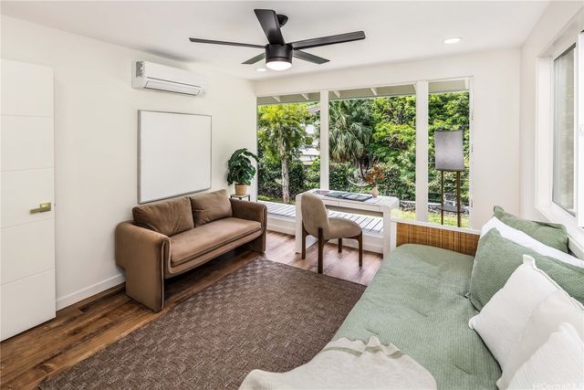 950 Hahaione Street, Honolulu, HI 96825