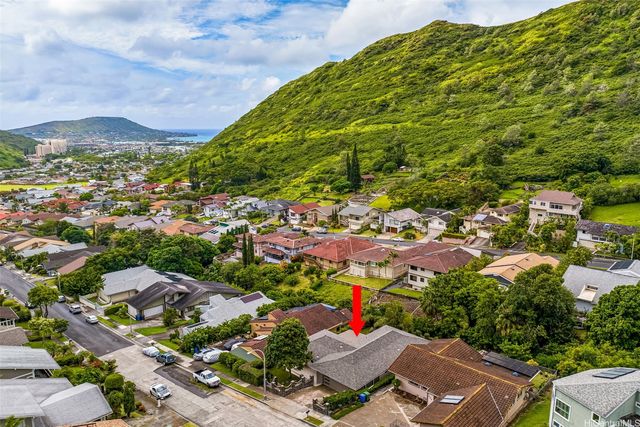 950 Hahaione Street, Honolulu, HI 96825
