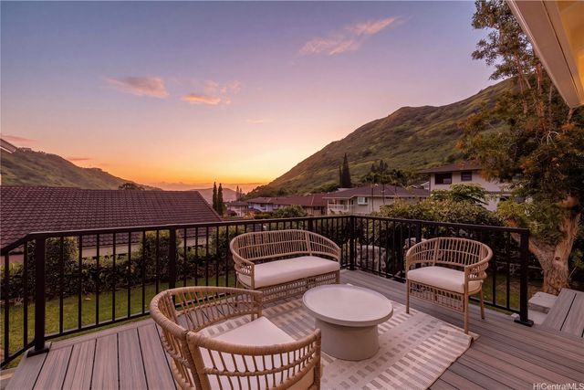 950 Hahaione Street, Honolulu, HI 96825