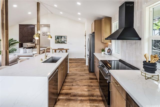 950 Hahaione Street, Honolulu, HI 96825