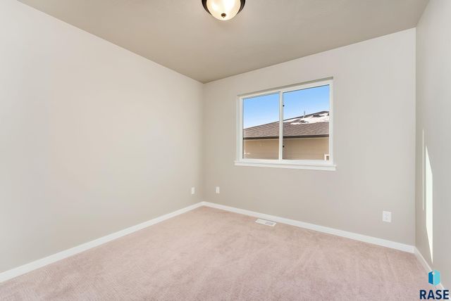 1030 E Fannings St Street, Tea, SD 57064