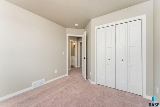 1030 E Fannings St Street, Tea, SD 57064