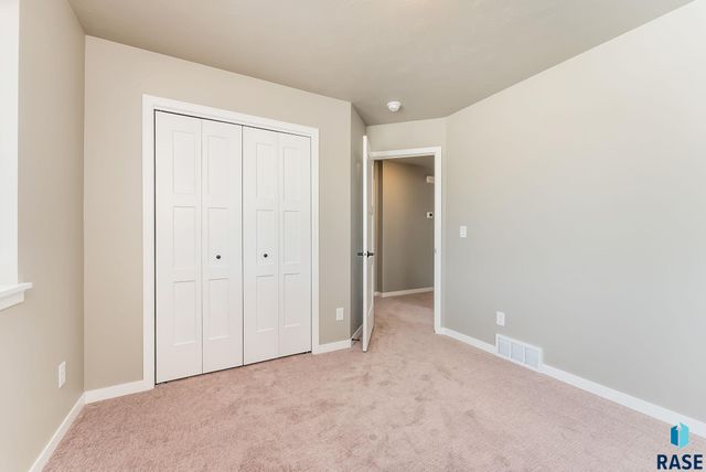 1030 E Fannings St Street, Tea, SD 57064