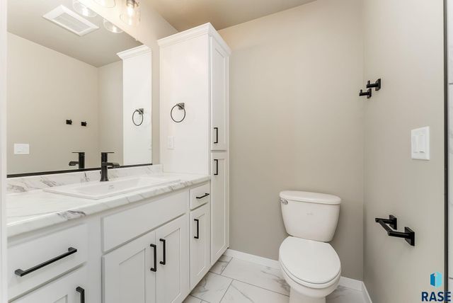 1030 E Fannings St Street, Tea, SD 57064