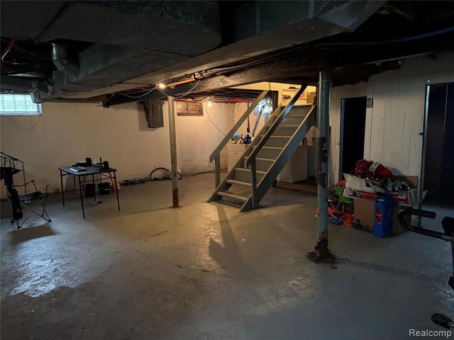 19190 Gilchrist Street, Detroit, MI 48235